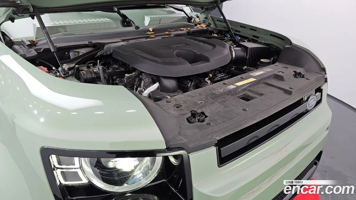 Land Rover Defender — фото 6