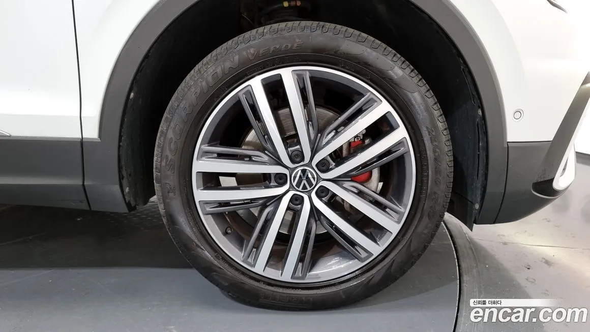 Volkswagen Tiguan — фото 5