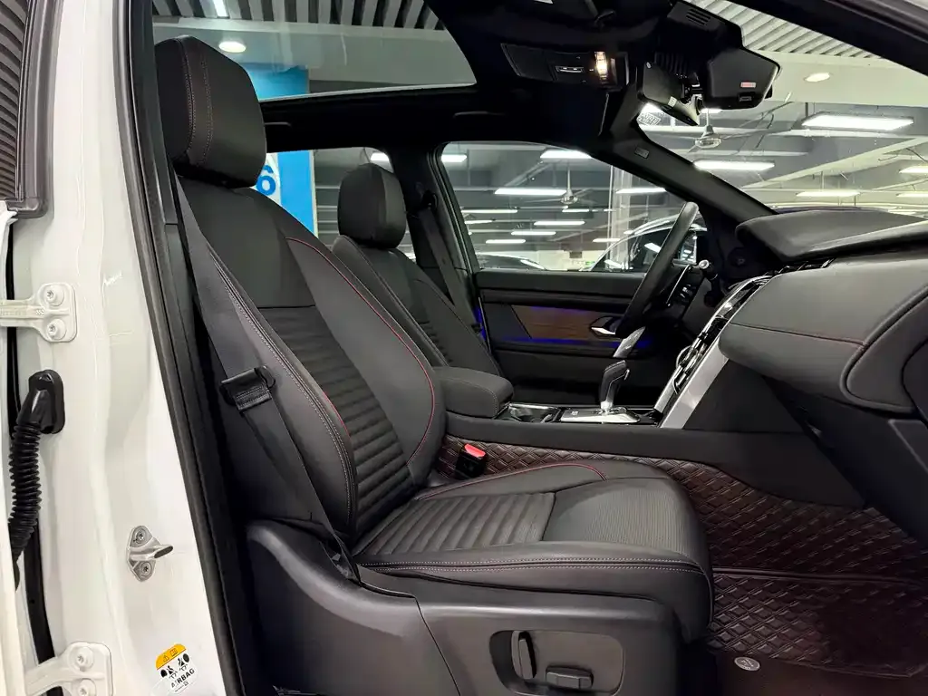 Land Rover Discovery Sport Hybrid — фото 10