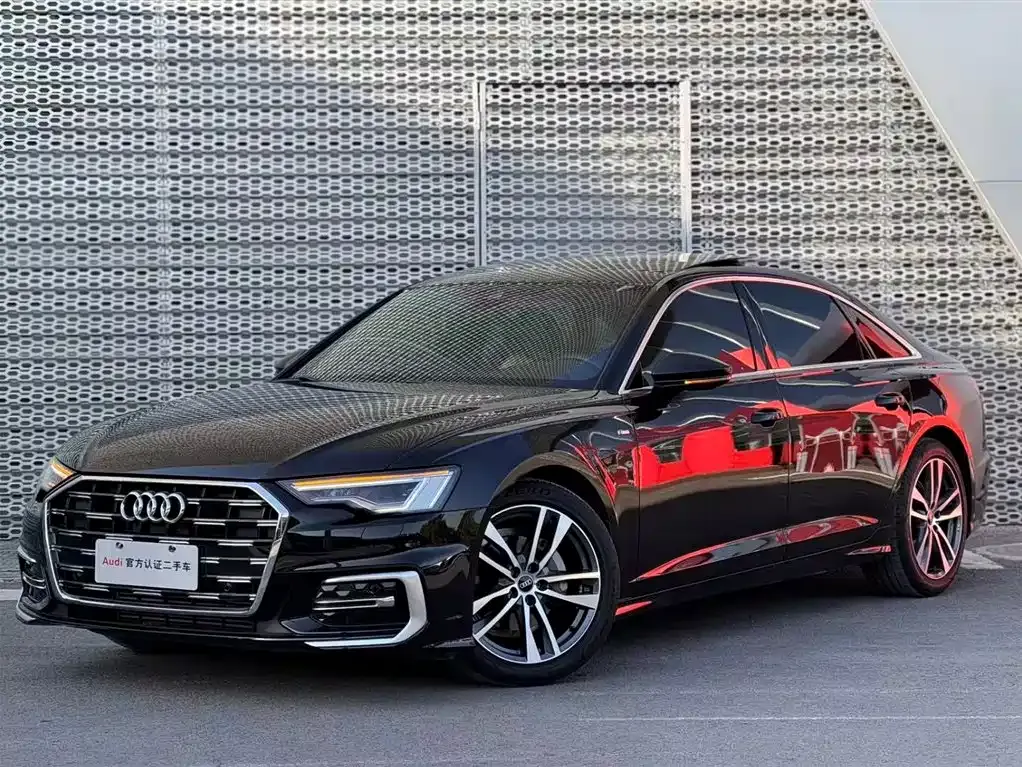 Audi A6L — фото 1
