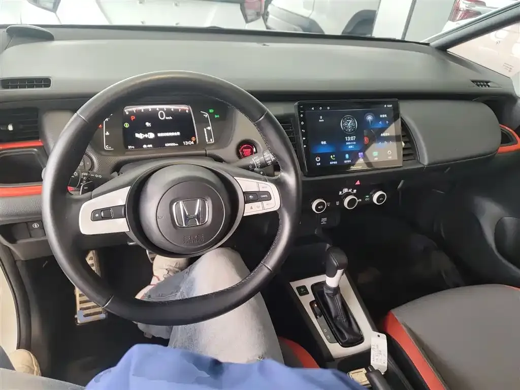 Honda Fit — фото 10