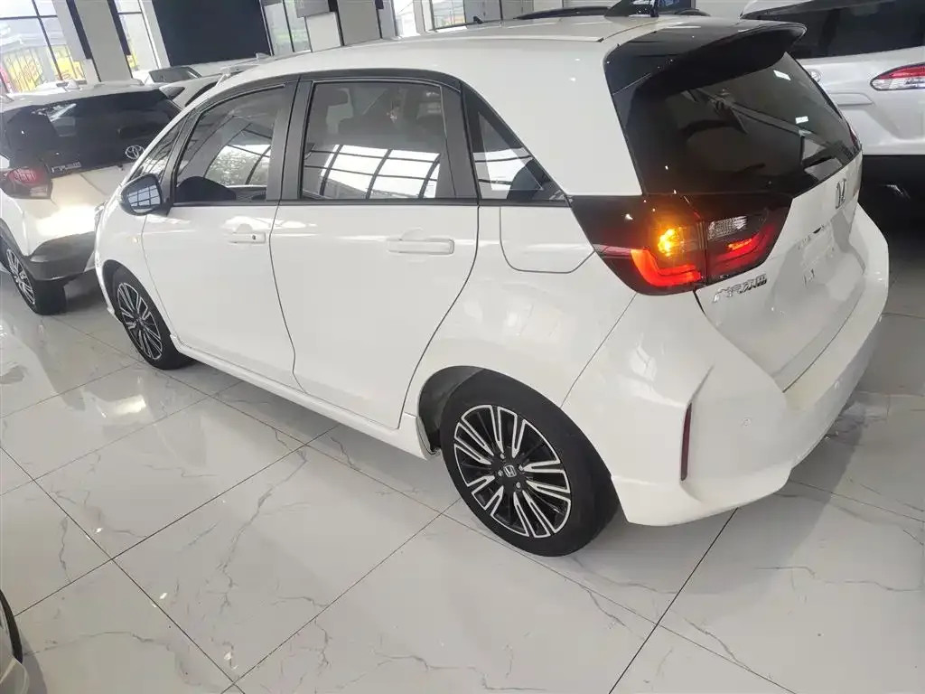 Honda Fit — фото 5
