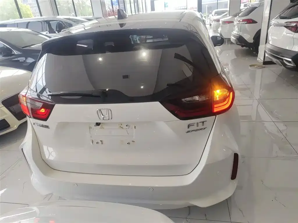 Honda Fit — фото 6