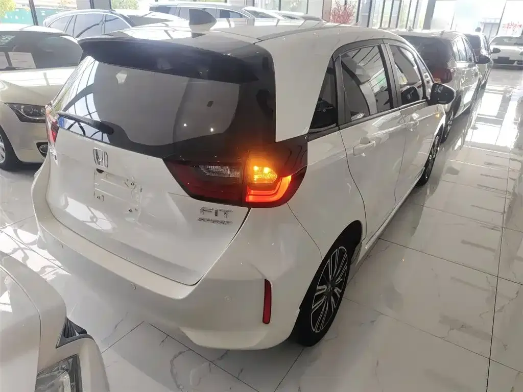 Honda Fit — фото 7