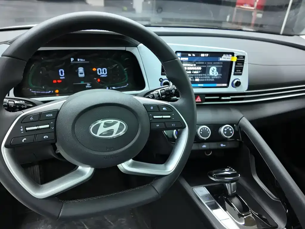 Hyundai Elantra — фото 5
