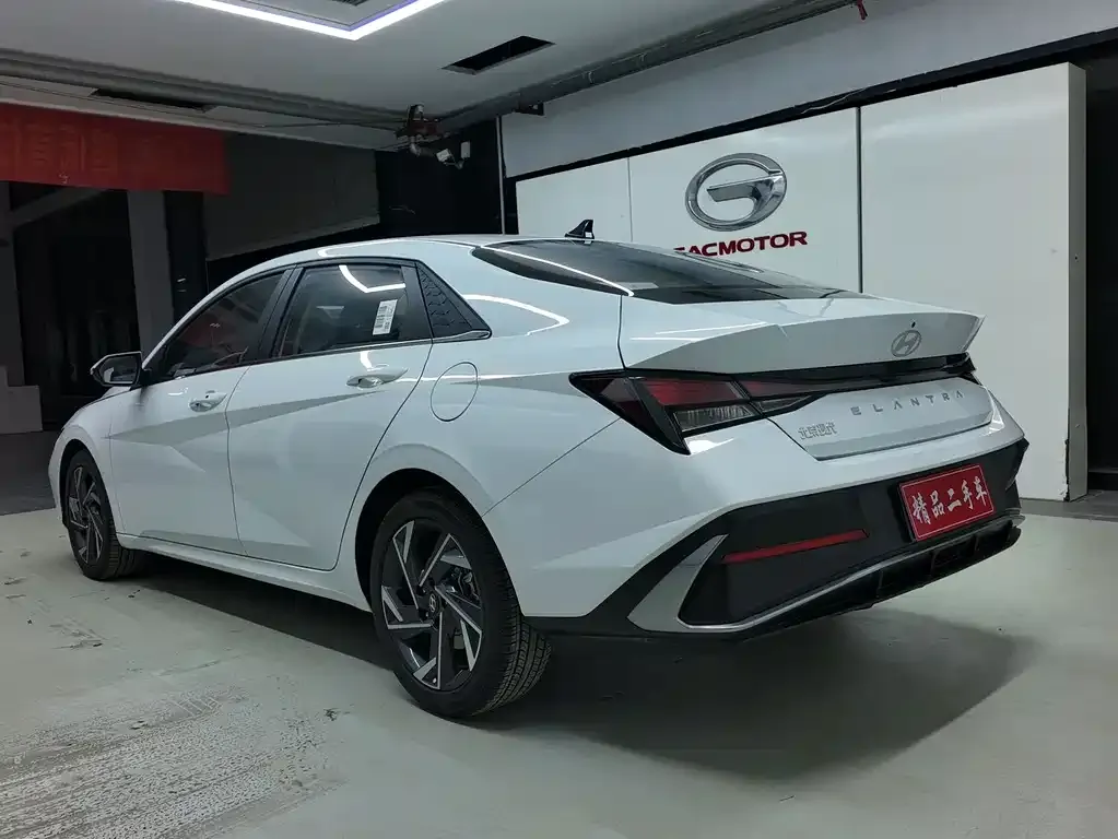 Hyundai Elantra — фото 9