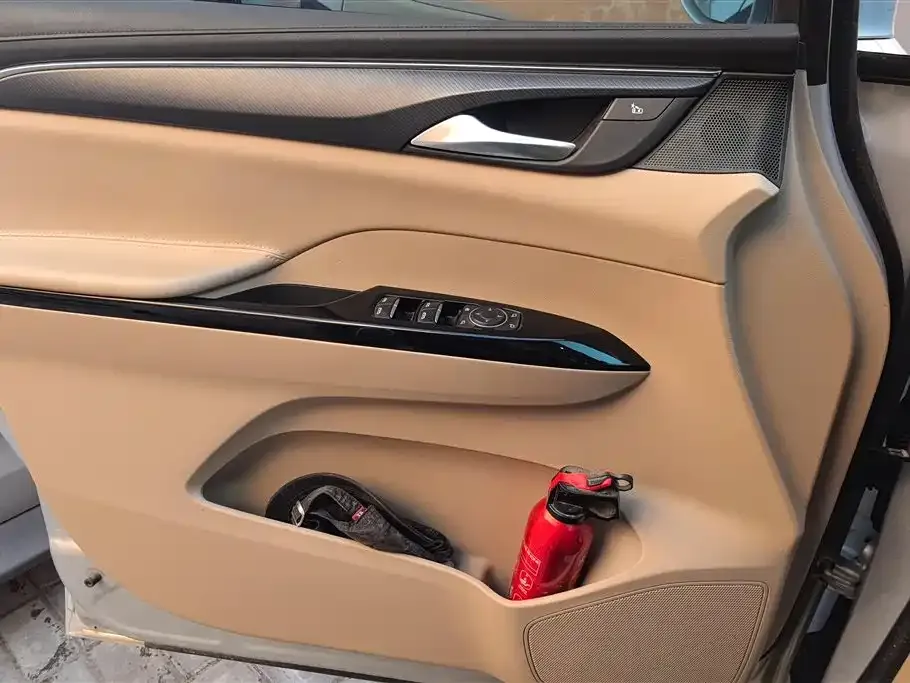 Buick GL8 Hybrid — фото 7