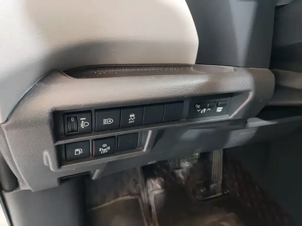 Toyota Granvia — фото 5