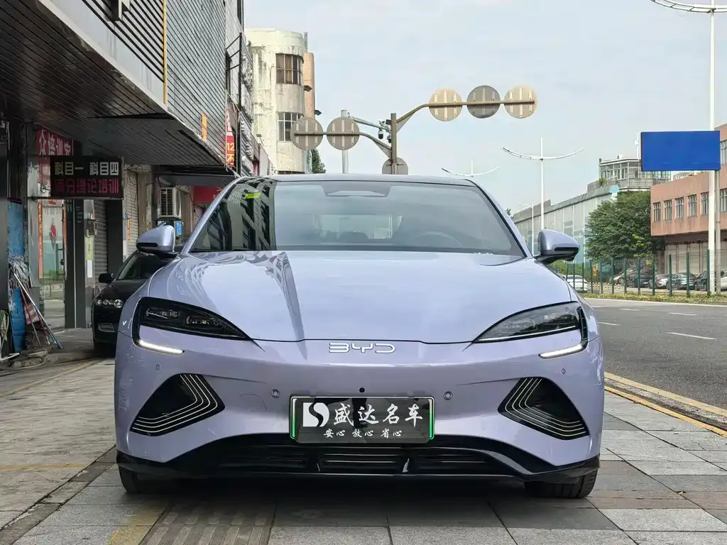 BYD Seal — фото 2