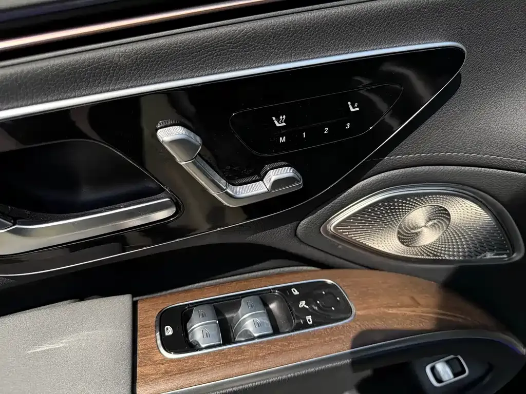 Mercedes-Benz EQS — фото 10