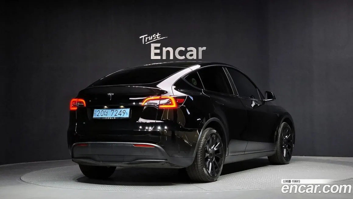 Tesla Model Y — фото 2