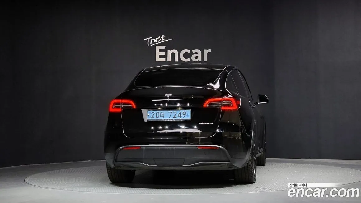Tesla Model Y — фото 4
