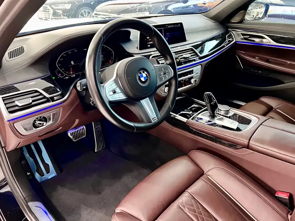 BMW 7 Series — фото 7