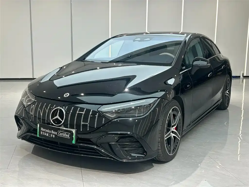 Mercedes-Benz EQE AMG — фото 1