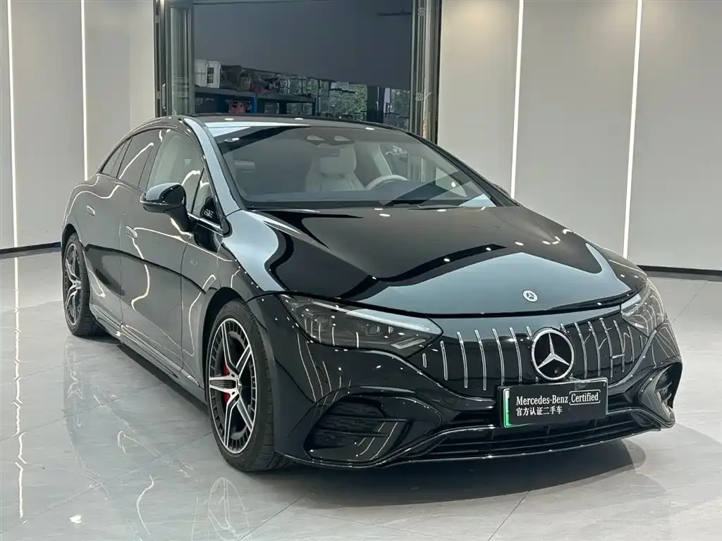 Mercedes-Benz EQE AMG — фото 3