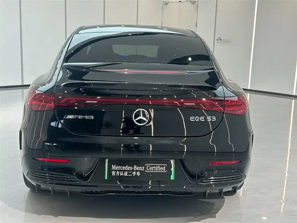 Mercedes-Benz EQE AMG — фото 5
