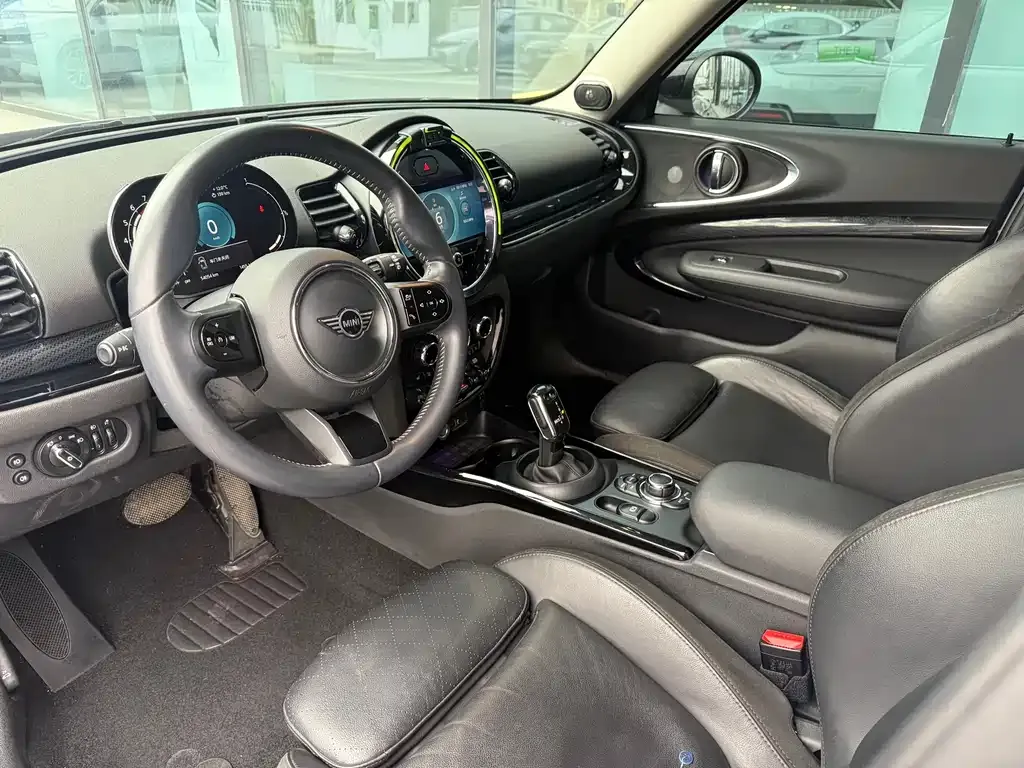 MINI Clubman — фото 4