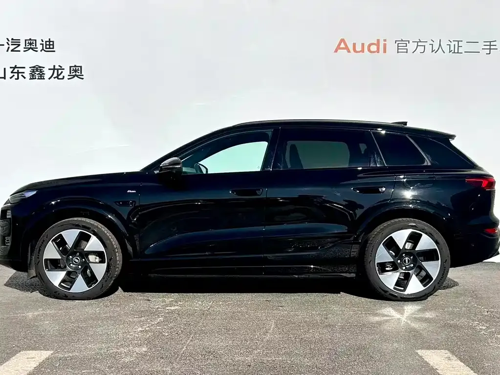 Audi Q6L e-tron — фото 3