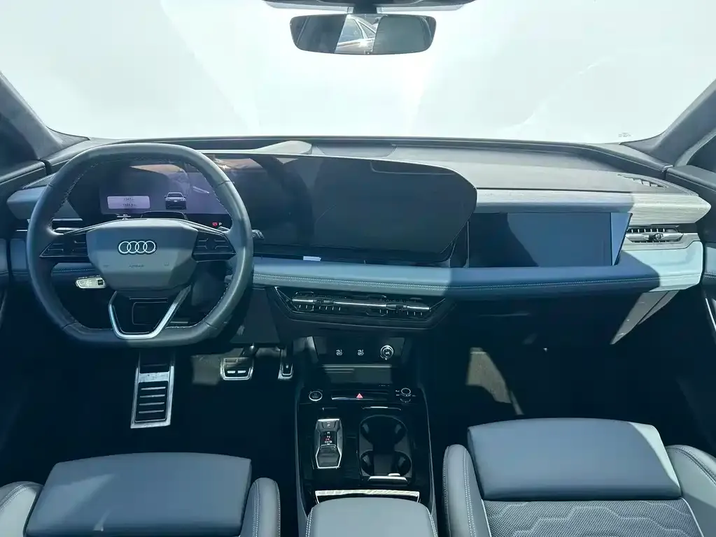 Audi Q6L e-tron — фото 4