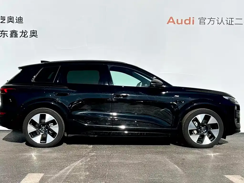 Audi Q6L e-tron — фото 8