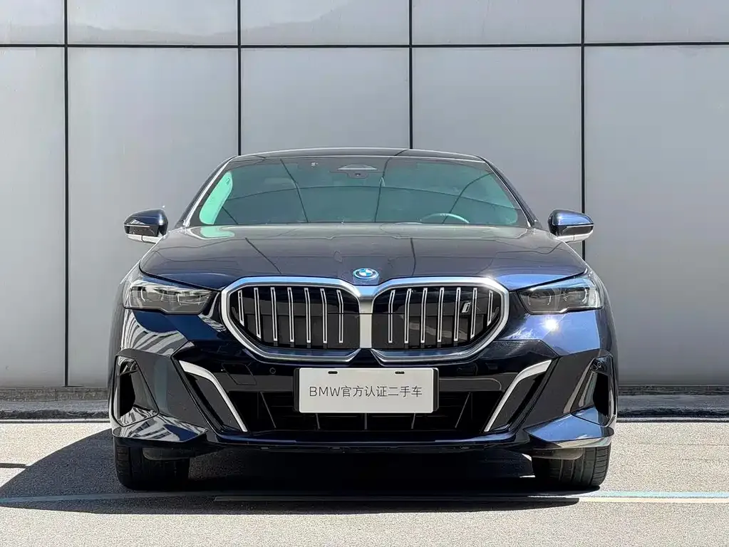 BMW i5 — фото 2