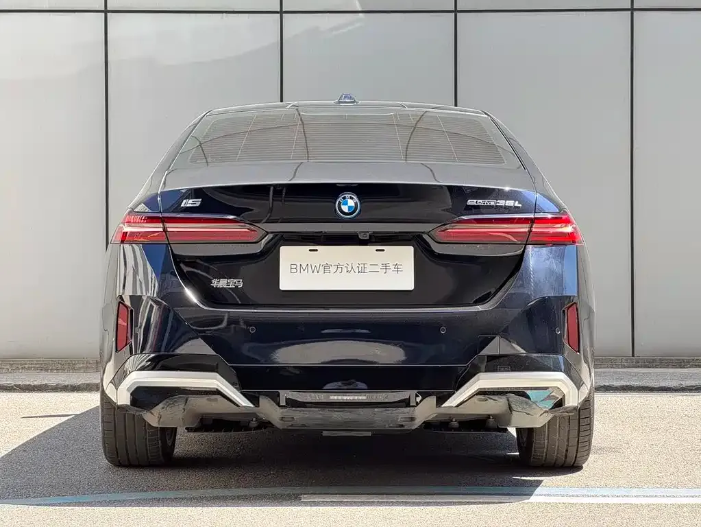 BMW i5 — фото 5