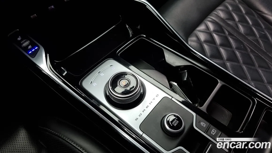 Kia Sorento — фото 9