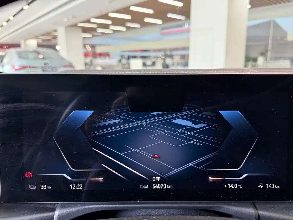 BMW i4 — фото 10