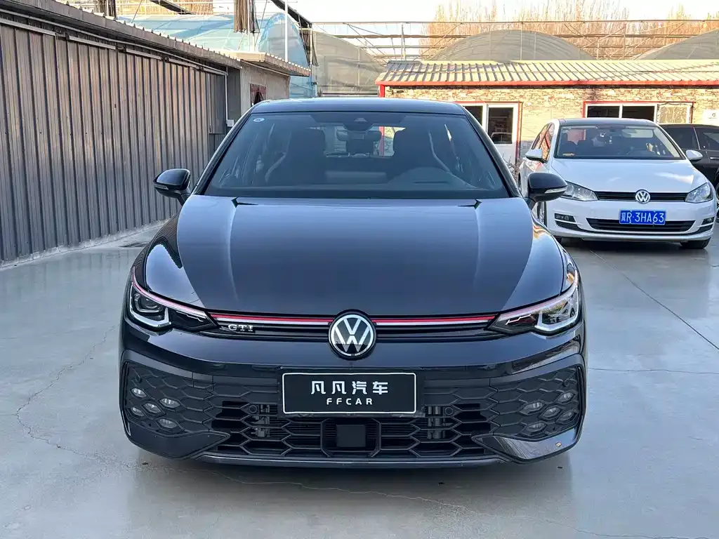 Volkswagen Golf GTI — фото 1