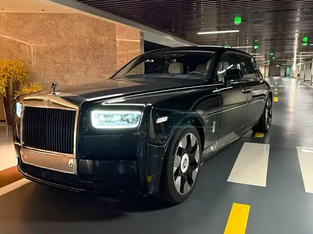 Rolls-Royce Phantom — фото 1