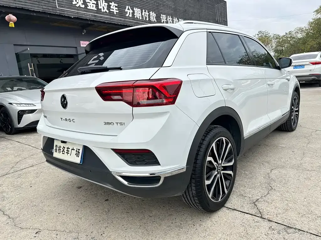 Volkswagen T-Roc — фото 4