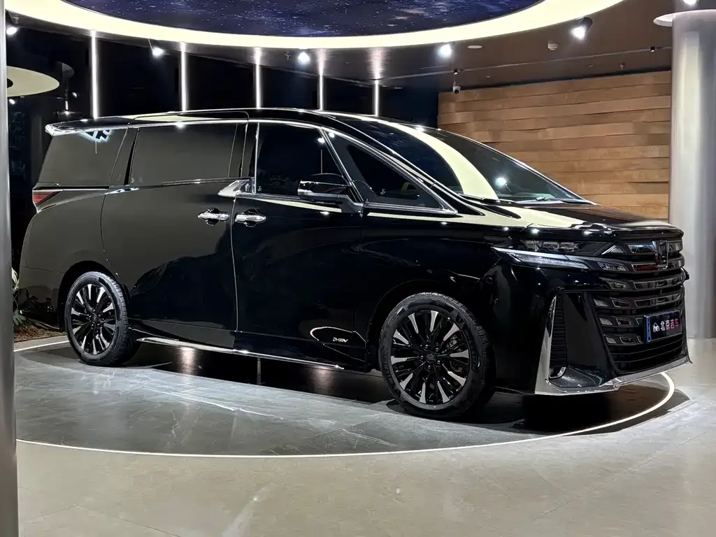 Toyota Vellfire — фото 3