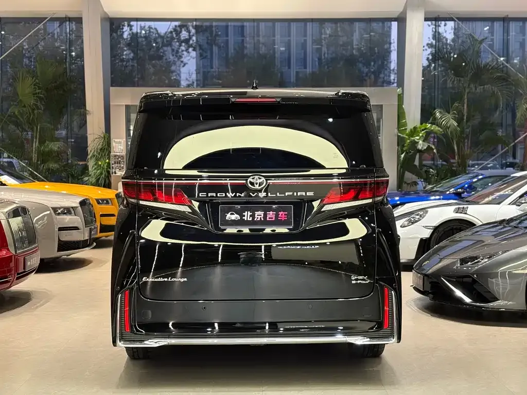 Toyota Vellfire — фото 4