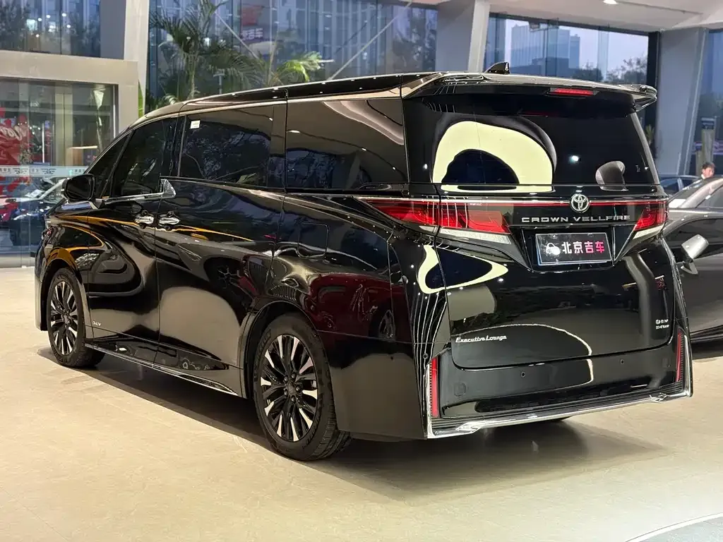 Toyota Vellfire — фото 5
