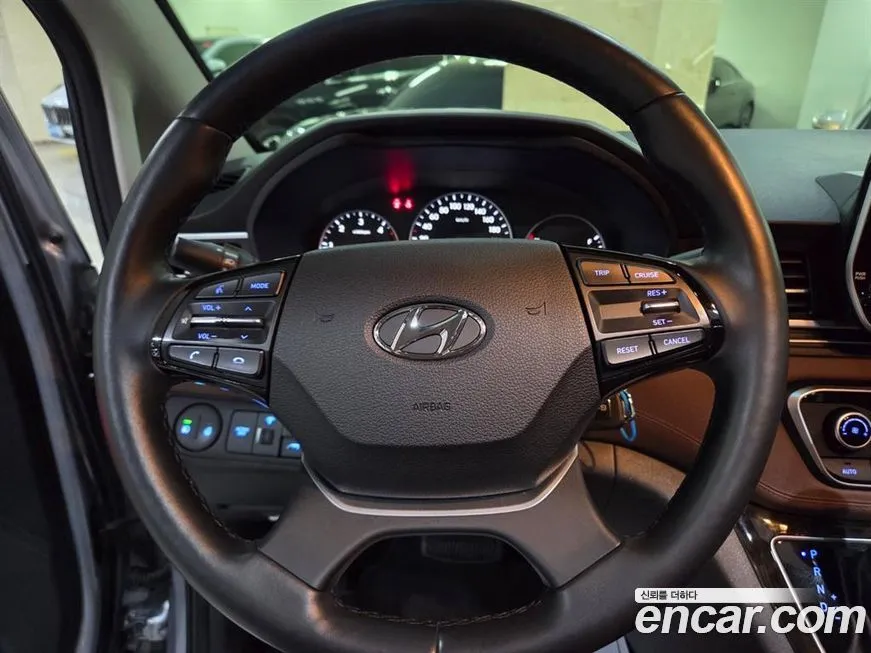 Hyundai Starex — фото 10