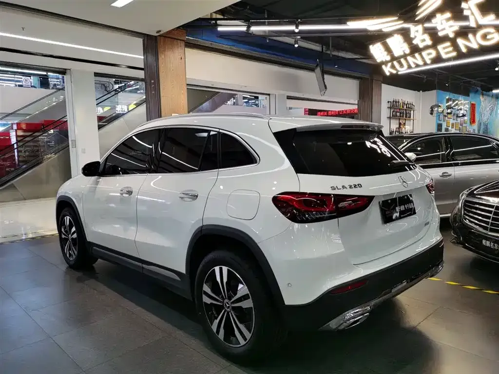 Mercedes-Benz GLA — фото 3
