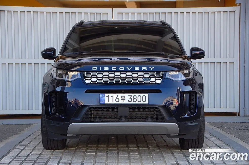 Land Rover Discovery Sport — фото 1