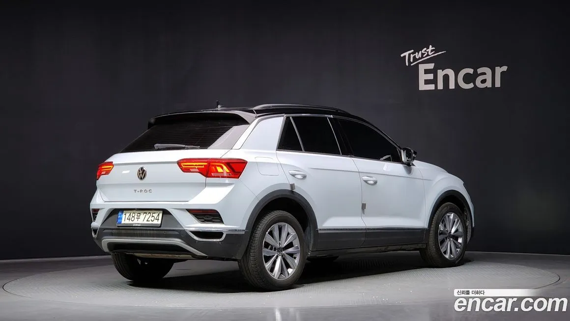 Volkswagen T-Roc — фото 2