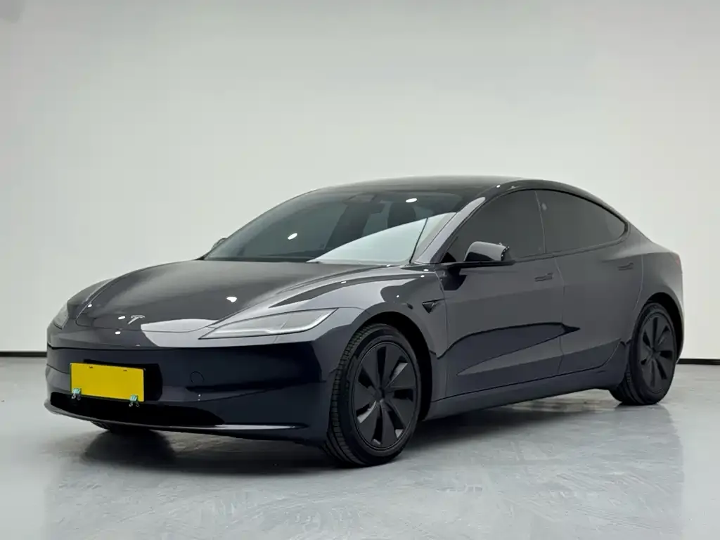 Tesla Model 3 — фото 1