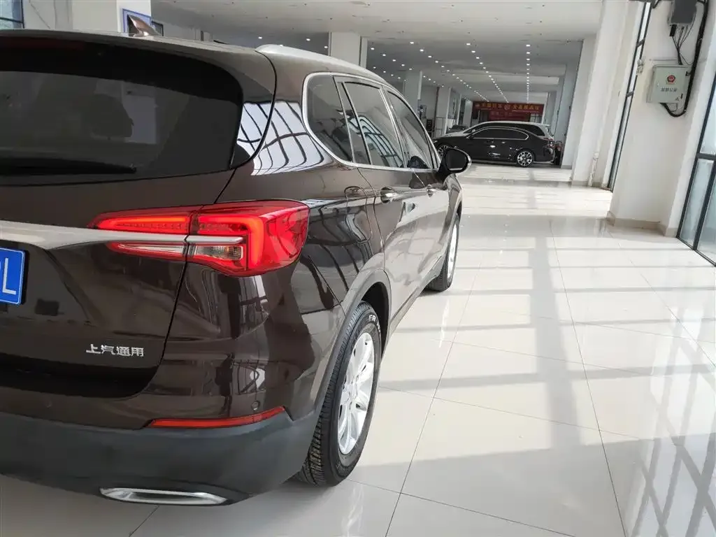 Buick Envision Plus — фото 8
