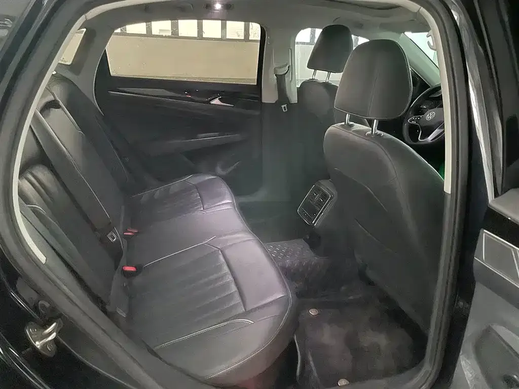 Volkswagen Passat — фото 10