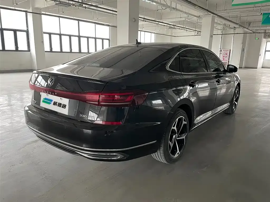 Volkswagen Passat — фото 6