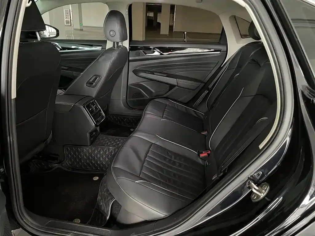 Volkswagen Passat — фото 9