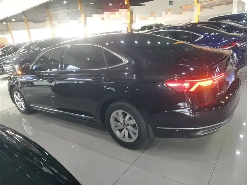 Volkswagen Passat — фото 5