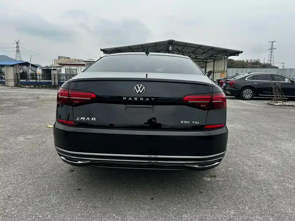 Volkswagen Passat — фото 10