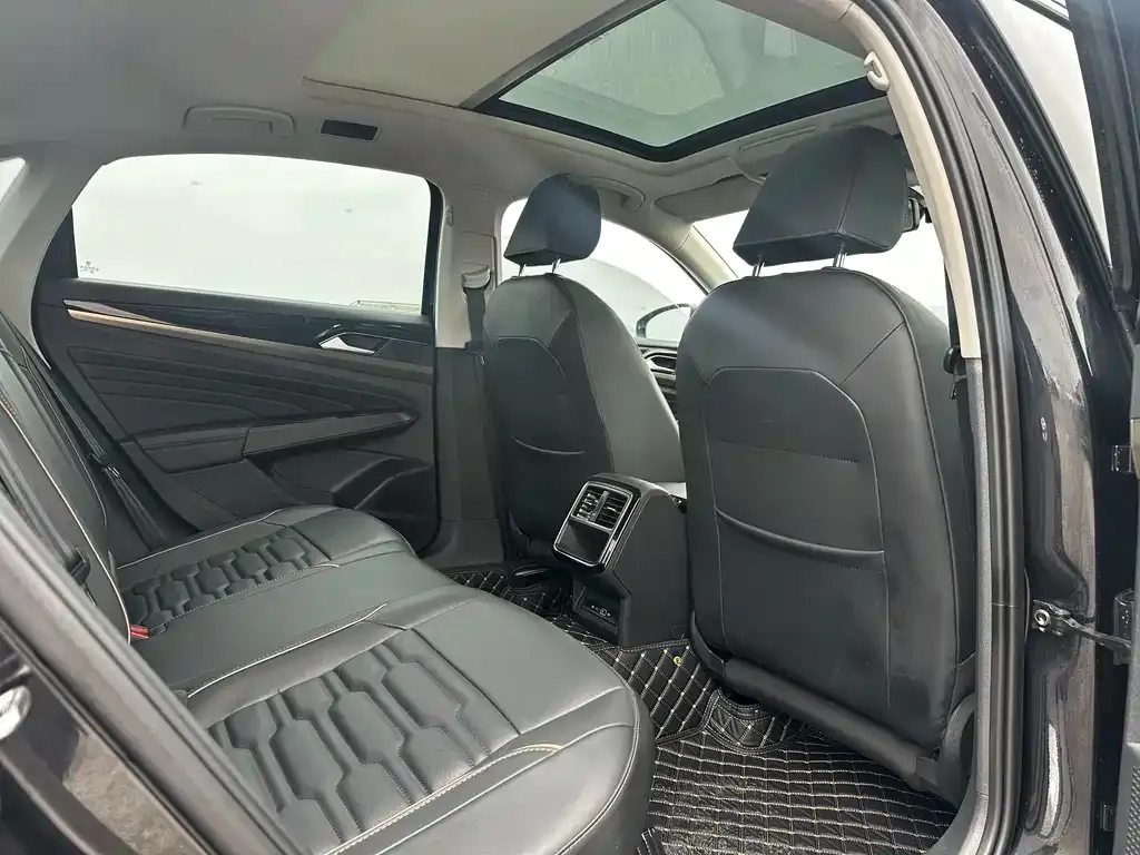 Volkswagen Passat — фото 8