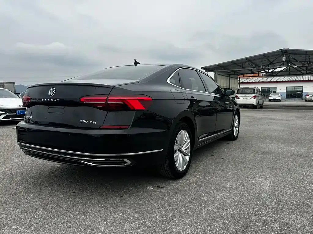 Volkswagen Passat — фото 9