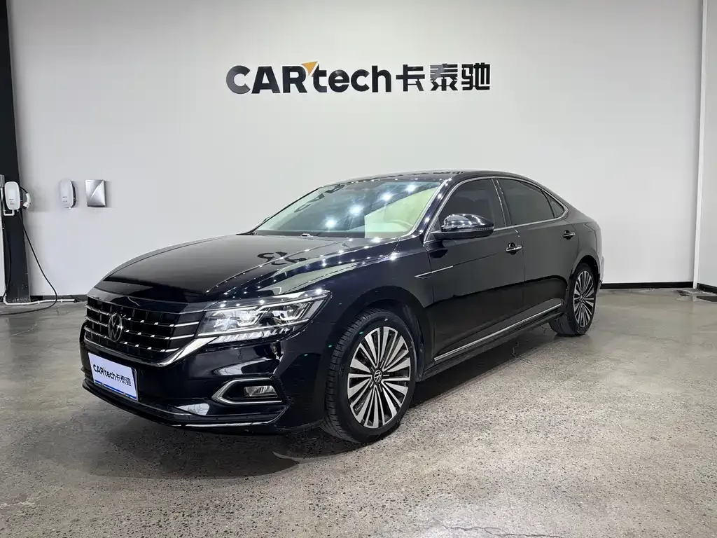 Volkswagen Passat — фото 1