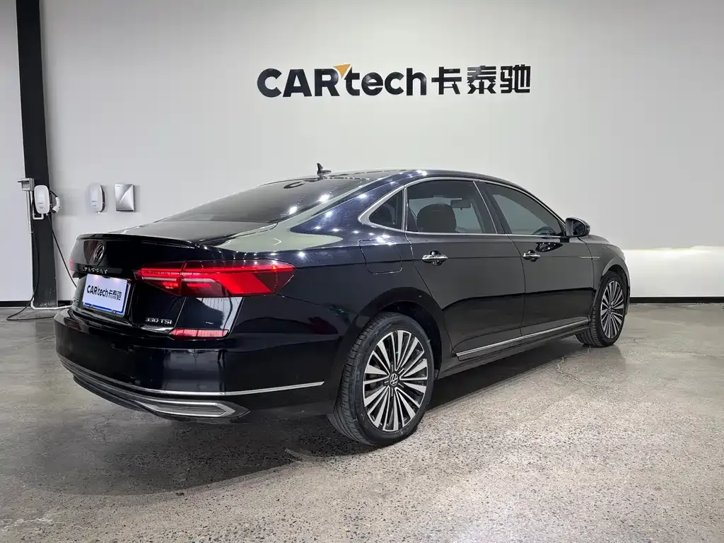 Volkswagen Passat — фото 6
