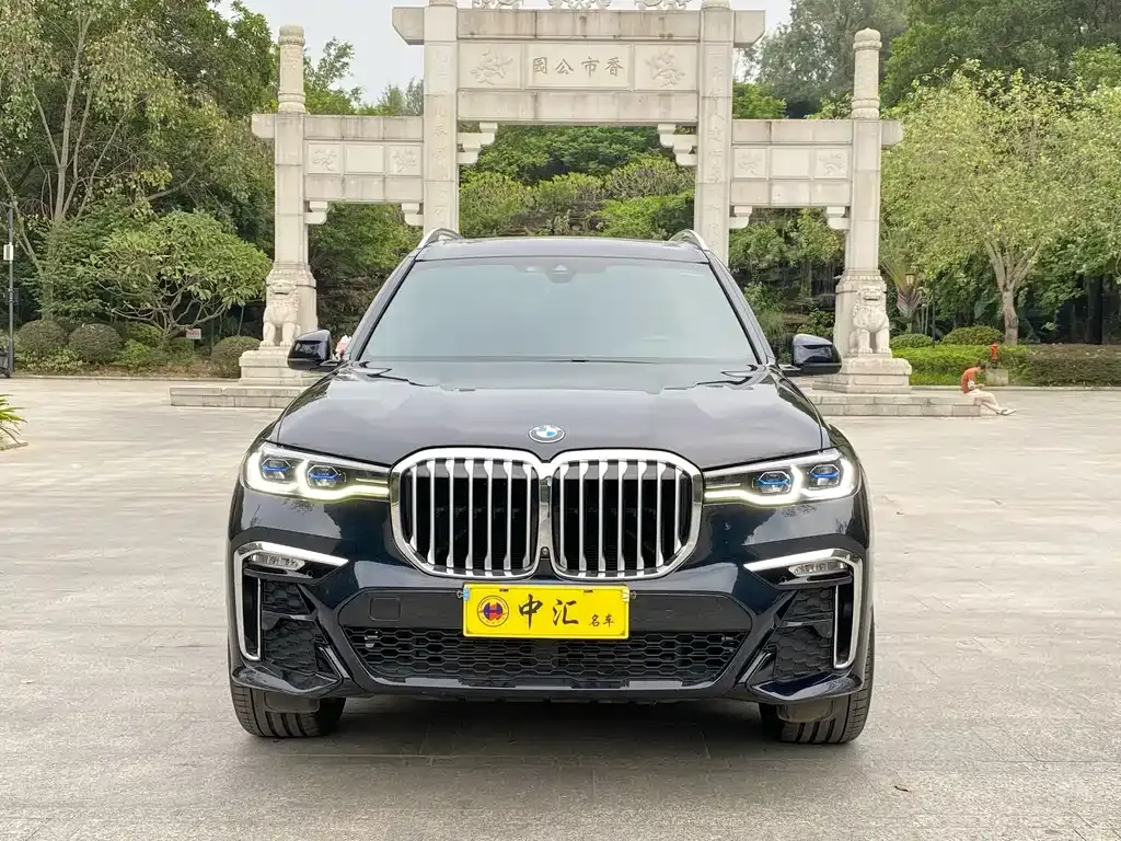 BMW X7 — фото 2